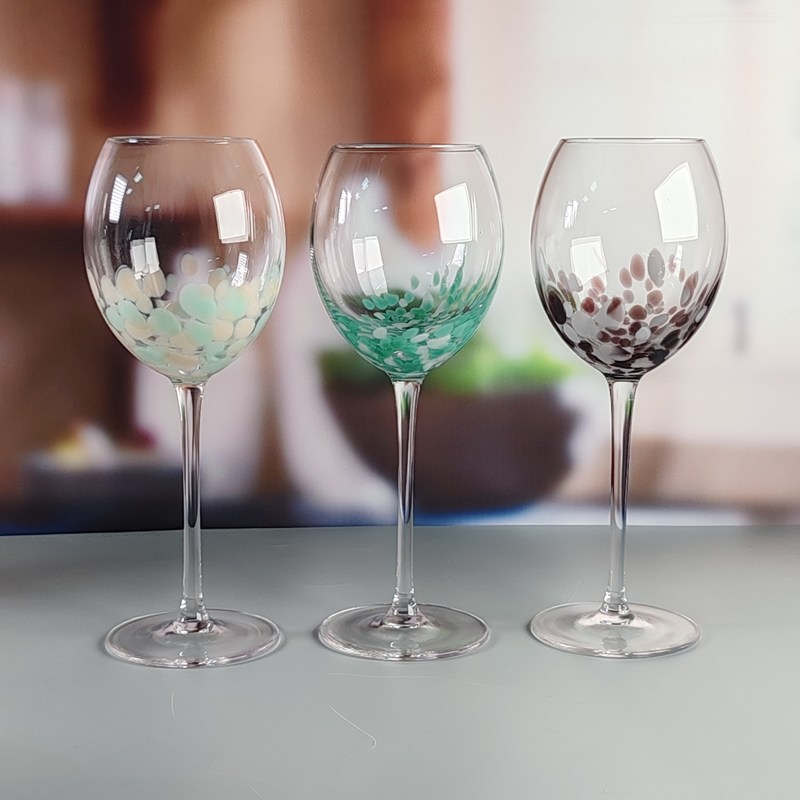 جودة Customized Hand Blowned Half-confetti Lead Free Crystal Wine Glass Set مصنع
