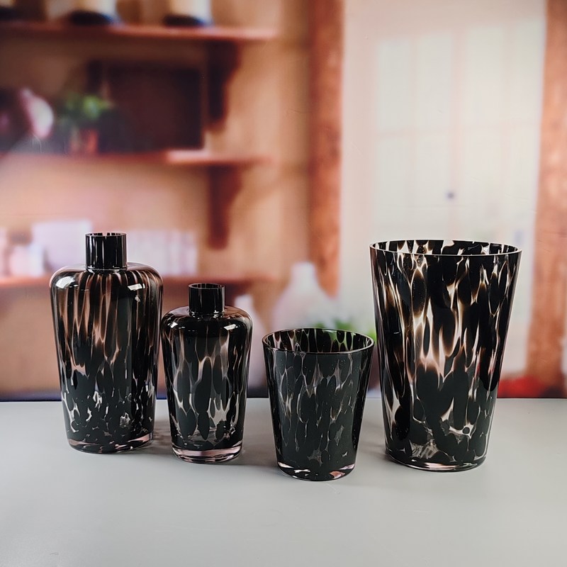 جودة Handmade Amber Glass Vase Modern Unique Vase for Table Centerpiece Decorative Flower Vases for Home Office Wedding(S size) مصنع