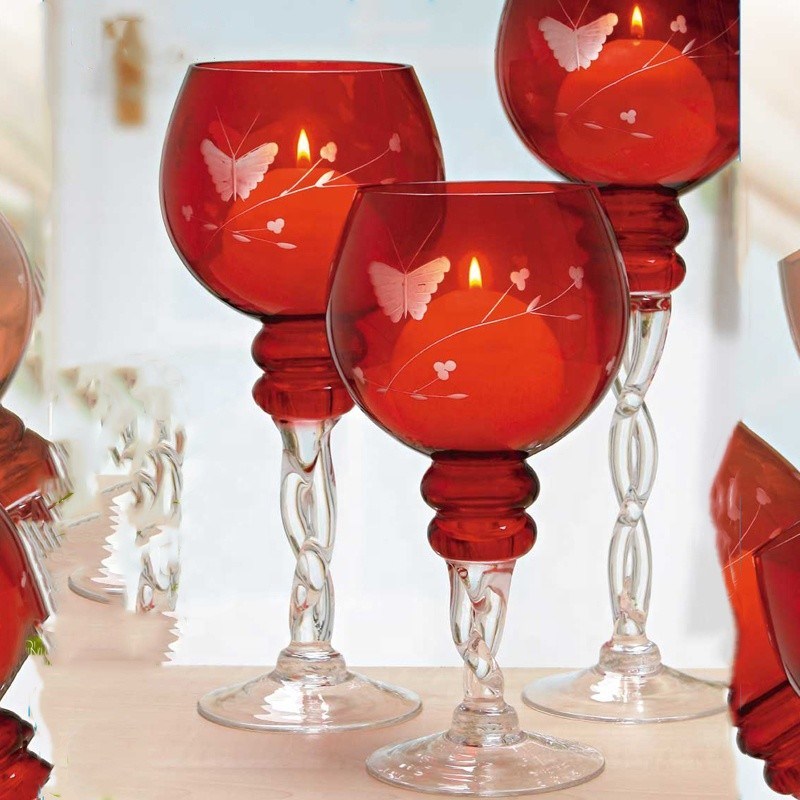جودة Hand Cutted Design Red Glass Candle Holders With Color Long Stem مصنع