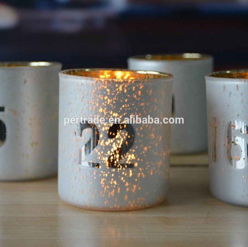 جودة Electroplated Matte Glass Candle Holders With Morden Pattern مصنع