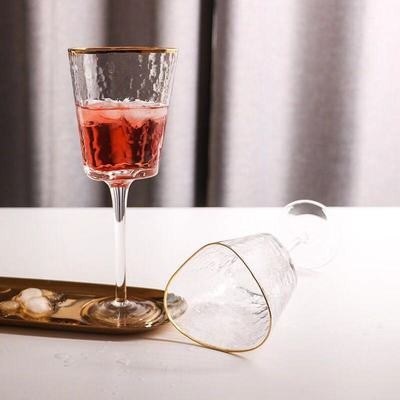جودة Hammer Texture Crystal Wine Glass In Triangle Shape مصنع