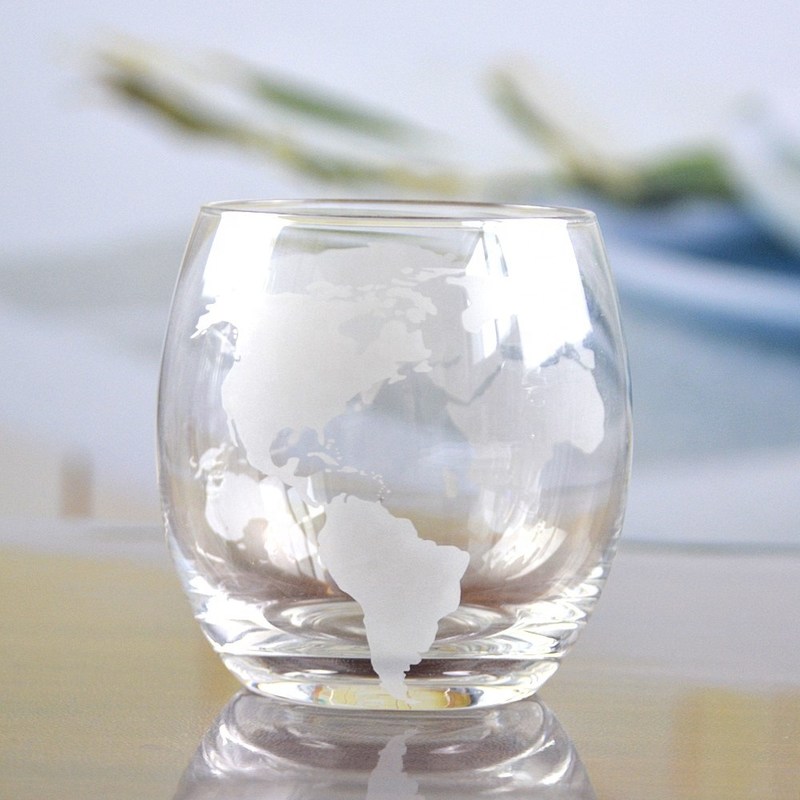 جودة Globe Design Etched Handmade Whiskey Glass , Whiskey Tasting Glasses For Restaurant مصنع