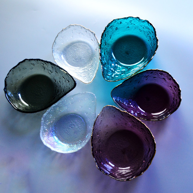 جودة Irregular shaped Colored Creative Glass Charger Plates مصنع