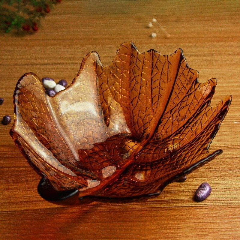 جودة Maple Leaf Unique Decorative Charger Plates For Snack مصنع