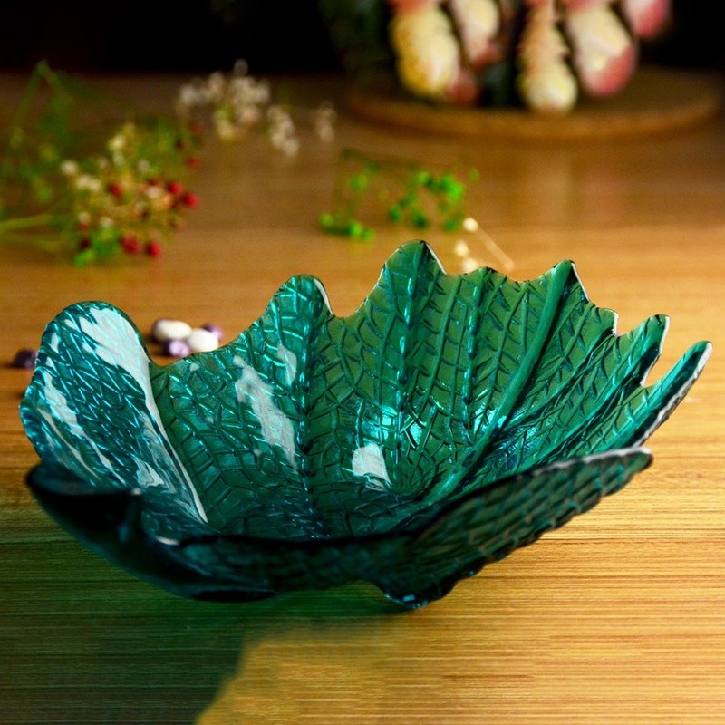 جودة Maple Leaf Unique Decorative Charger Plates For Snack مصنع