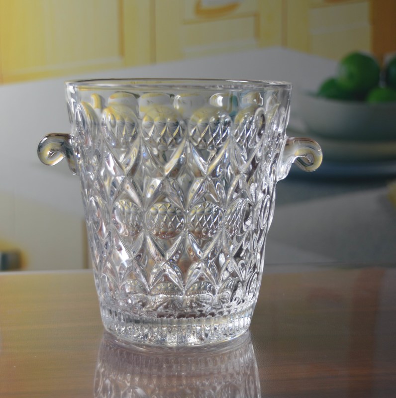 جودة Machine Made Embossed Round Glass Bucket With Handle مصنع