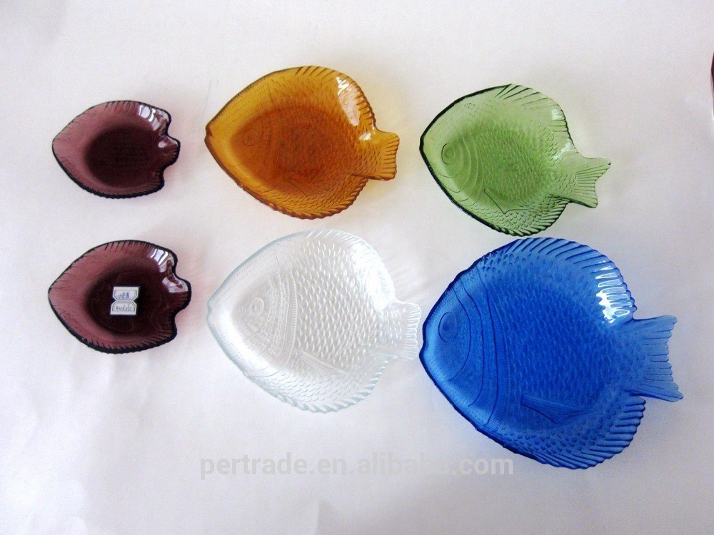 جودة Fish Shaped Embossed Colorful Glass Charger Plates مصنع
