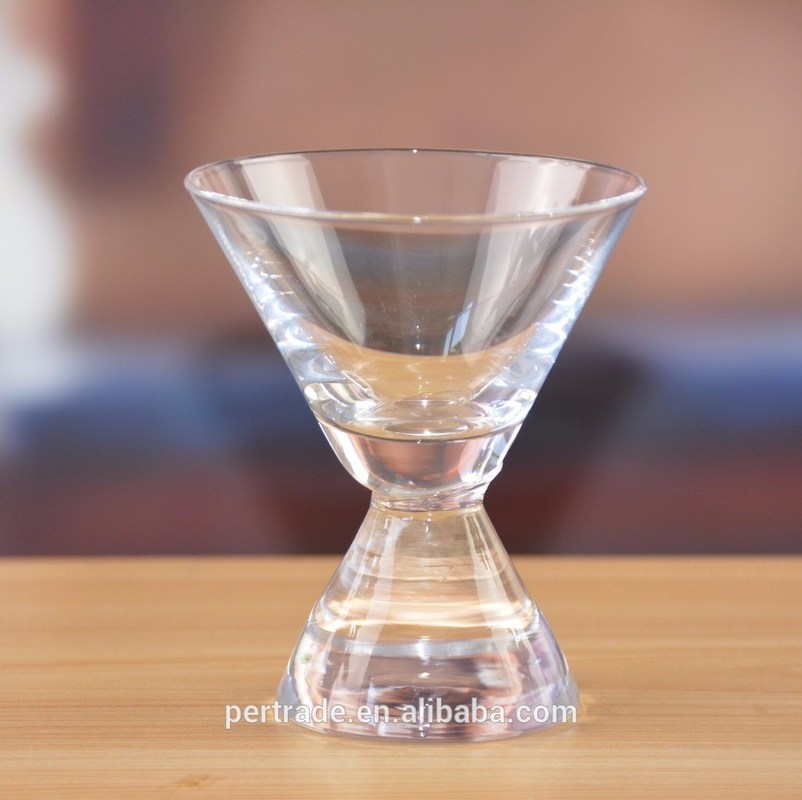 جودة 80ml Heavy Duty Cone Stem Vintage Crystal Martini Glasses مصنع