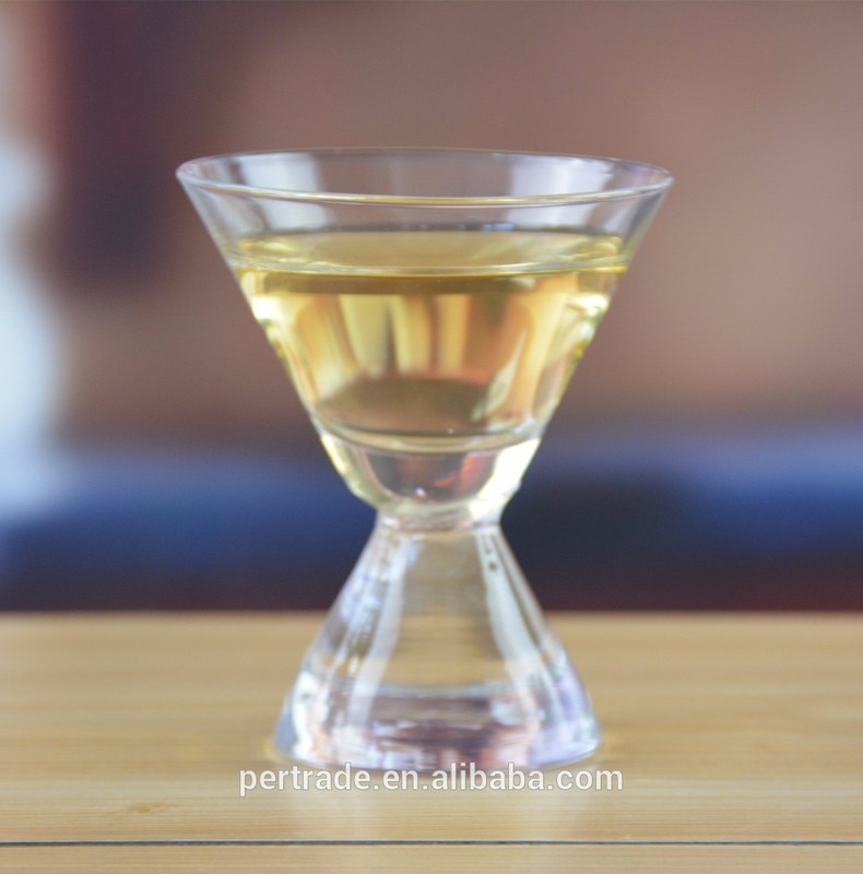جودة 80ml Heavy Duty Cone Stem Vintage Crystal Martini Glasses مصنع