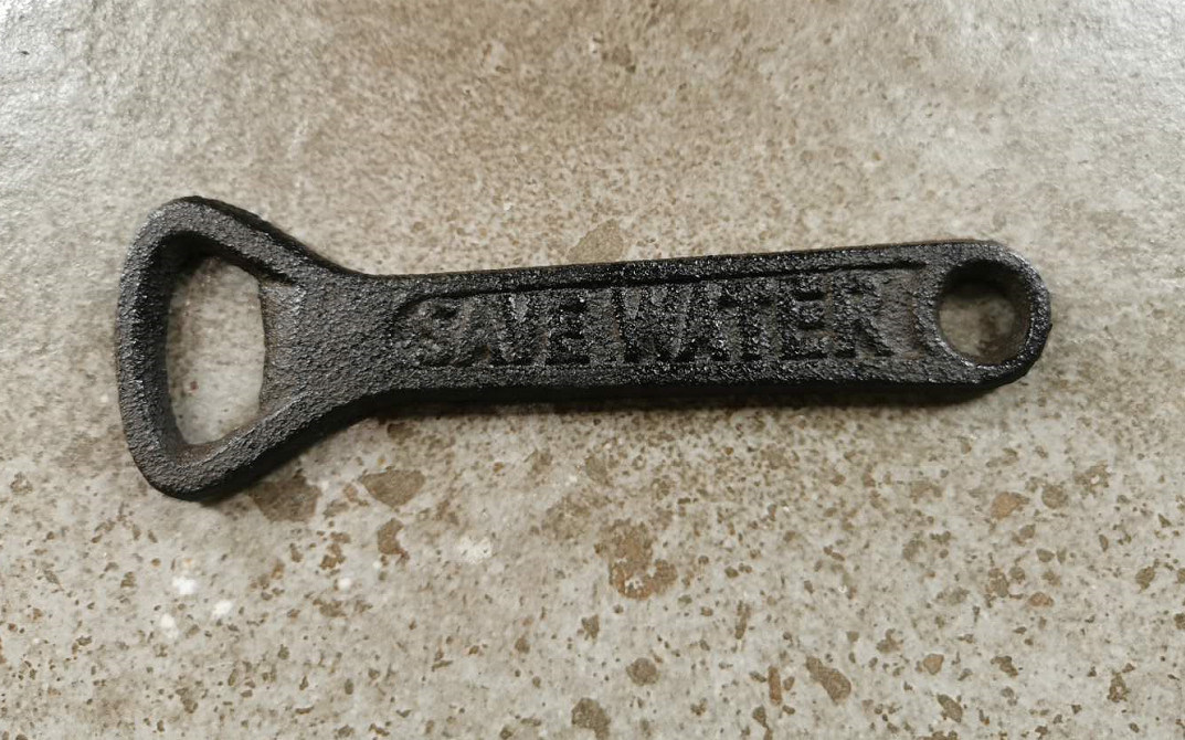 جودة Exquisite Rustic Metal Bottle Opener Cast Iron Crafts مصنع