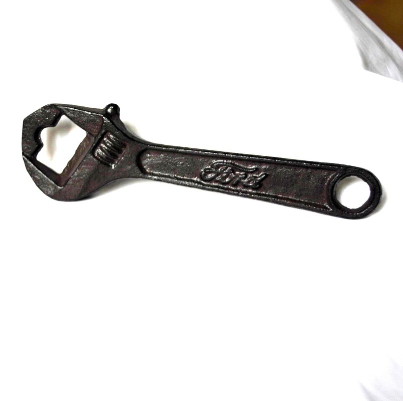جودة Spanner Shape Cast Iron Bottle Opener مصنع