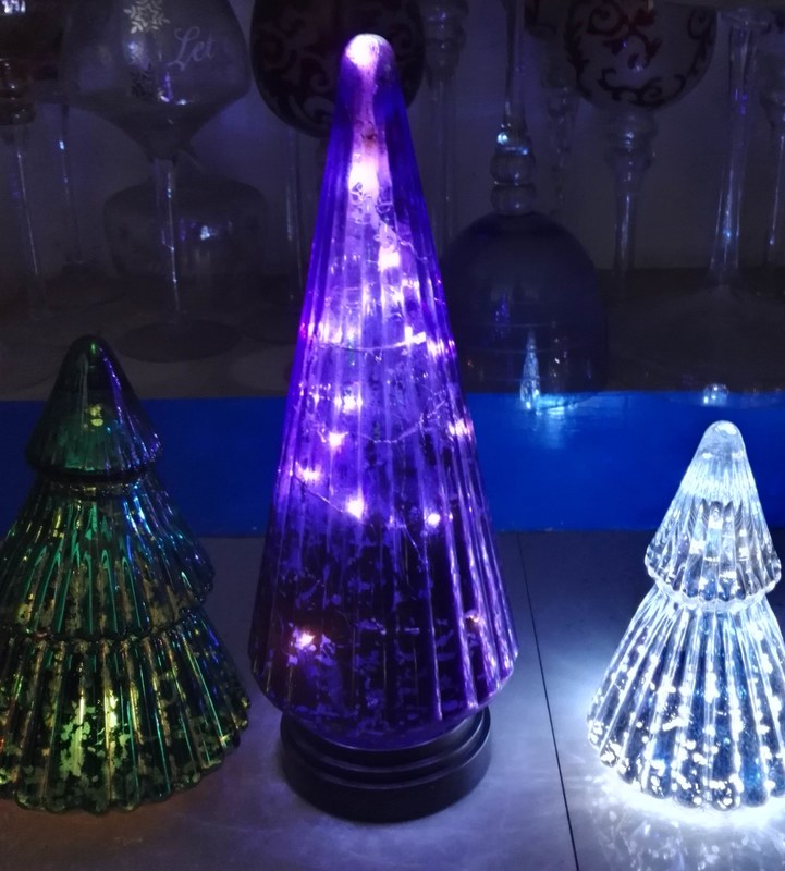 جودة Handblown LED Holiday Glass Candle Holders Christmas Tree Pattern مصنع