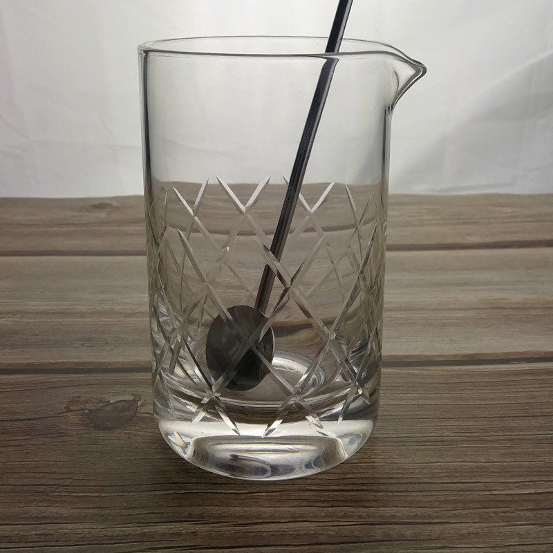 جودة 550ml Crystal Seamless Cocktail Mixing Glass With Hand Cut مصنع