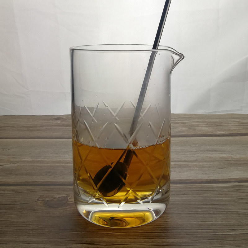 جودة 550ml Crystal Seamless Cocktail Mixing Glass With Hand Cut مصنع