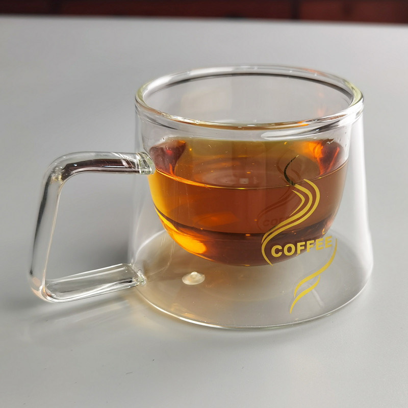 جودة 200ml Borosilicate Double Layer Glass Coffee Mug With Golden Logo مصنع