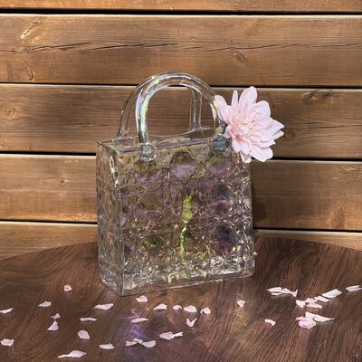 جودة Hand-Blown Diamond Pattern Glass Handbag Vase - Versatile Decorative Centerpiece for Home & Wedding Decor مصنع