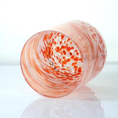جودة Hand-blown Orange Swirl Confetti Glass Cup - Artisan Crafted Drinking Glass for Whiskey and Cocktails مصنع