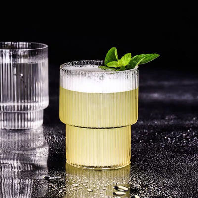 جودة Thin Wall 7cm Diameter Tumbler Drinking Glasses With Optical Stripes مصنع