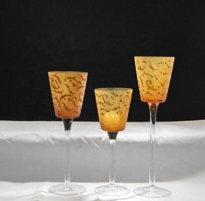 جودة Tulip Shape Long Stem Candle Holders With Engrave Pattern مصنع