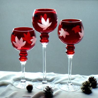جودة Hand Cutted Design Red Glass Candle Holders With Color Long Stem مصنع