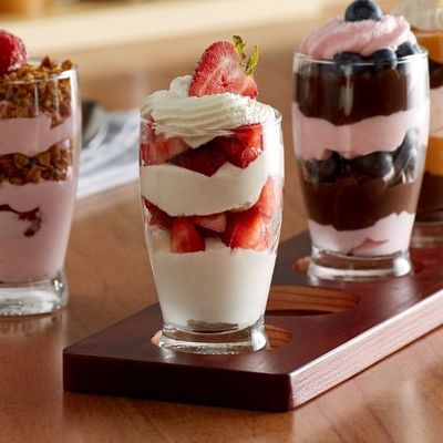 جودة Handmade 5oz Craft Beer Tasting Kit , Craft Beer Glasses Set With Wooden Paddle مصنع