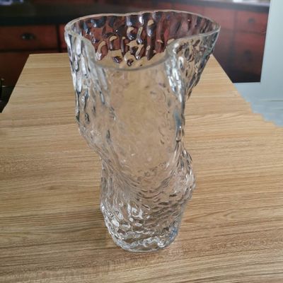 جودة Tree Stump Shaped Customize Color Decorative Glass Vase مصنع