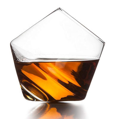 جودة New Style Unique Shaped Crystal Whiskey Glasses , Tumbler Drinking Glass For Home مصنع