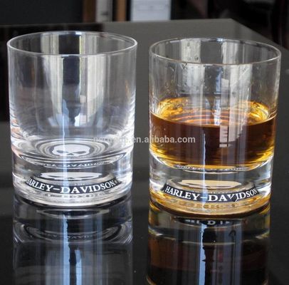 جودة Logo Debossed Bottom Whiskey Tumbler Glass , Crystal Scotch Glasses For Brands Gift مصنع