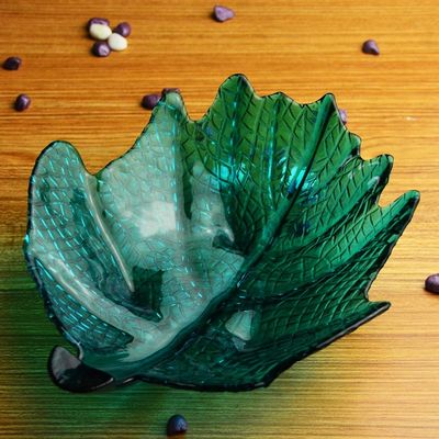 جودة Maple Leaf Unique Decorative Charger Plates For Snack مصنع