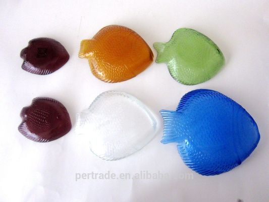 جودة Fish Shaped Embossed Colorful Glass Charger Plates مصنع