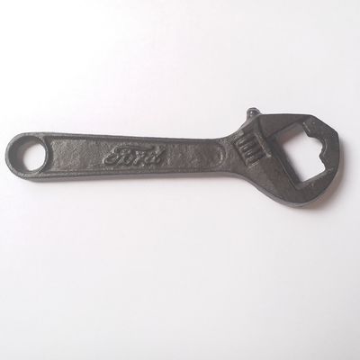 جودة Spanner Shape Cast Iron Bottle Opener مصنع