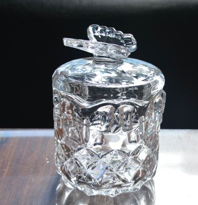 جودة Butterfly Embossed Creative Crystal Glass Storage Jars مصنع