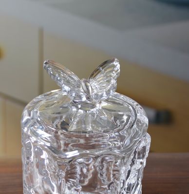 جودة Butterfly Embossed Creative Crystal Glass Storage Jars مصنع