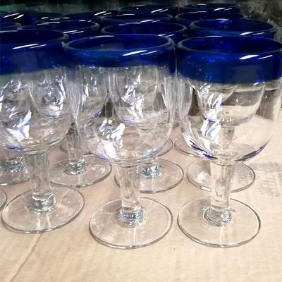 جودة Blue Rim Mexican Drinking Glass Crystal Wine Glass , Red Glass Wine Glasses مصنع
